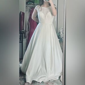 Justin Alexander White Lace Bodice Wedding Gown